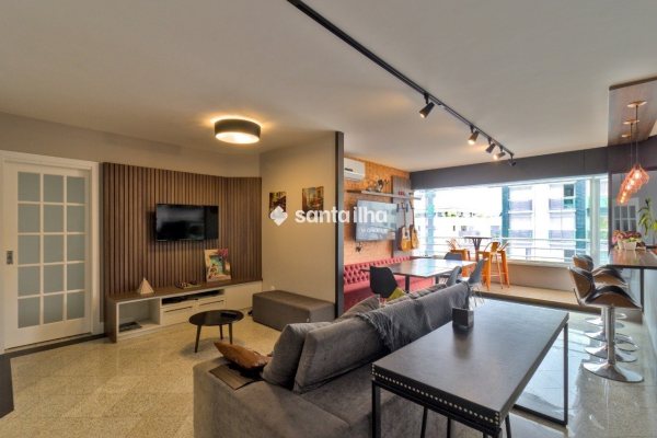 Apartamento à venda com 147m², 4 quartos, 1 suíte, 2 vagas no bairro Centro em Florianópolis