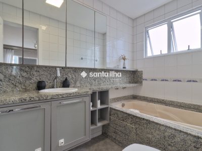 Apartamento à venda com 147m², 4 quartos, 1 suíte, 2 vagas no bairro Centro em Florianópolis - Foto 25