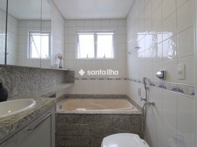 Apartamento à venda com 147m², 4 quartos, 1 suíte, 2 vagas no bairro Centro em Florianópolis - Foto 26
