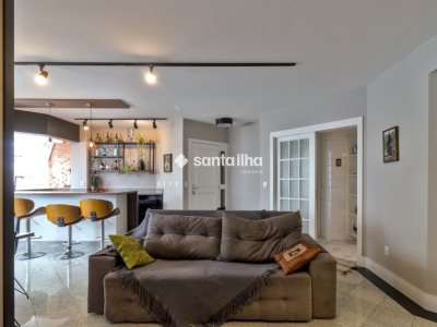 Apartamento à venda com 147m², 4 quartos, 1 suíte, 2 vagas no bairro Centro em Florianópolis - Foto 3