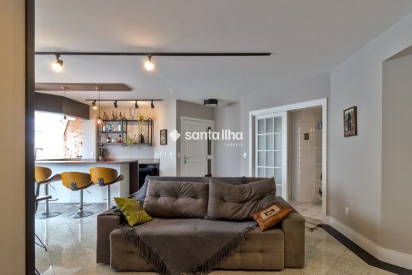 Apartamento à venda com 147m², 4 quartos, 1 suíte, 2 vagas no bairro Centro em Florianópolis