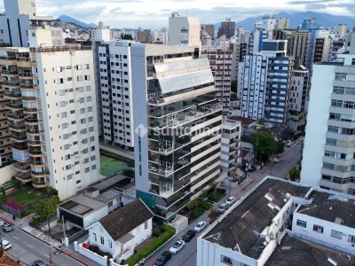 Apartamento à venda com 180m², 3 quartos, 2 suítes, 3 vagas no bairro Centro em Florianópolis - Foto 3