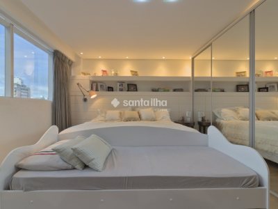 Apartamento à venda com 180m², 3 quartos, 2 suítes, 3 vagas no bairro Centro em Florianópolis - Foto 2