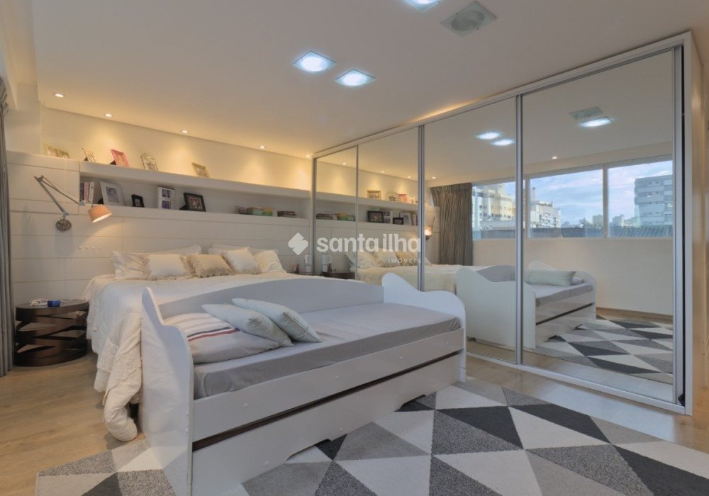 Apartamento à venda com 180m², 3 quartos, 2 suítes, 3 vagas no bairro Centro em Florianópolis - Foto 1