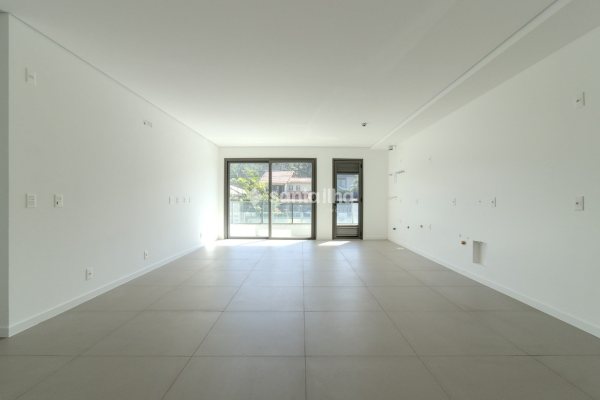 Apartamento à venda com 101m², 2 quartos, 1 suíte, 2 vagas no bairro Morro das Pedras em Florianópolis
