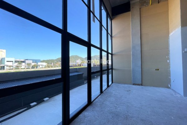 Loja para alugar com 92m², 1 vaga no bairro Campeche em Florianópolis