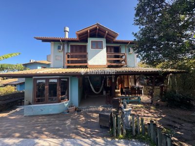 Casa à venda com 330m², 4 quartos, 2 suítes, 1 vaga no bairro Rio Tavares em Florianópolis - Foto 2