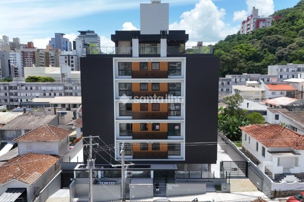 Apartamento à venda com 69m², 2 quartos, 2 suítes, 1 vaga no bairro Centro em Florianópolis