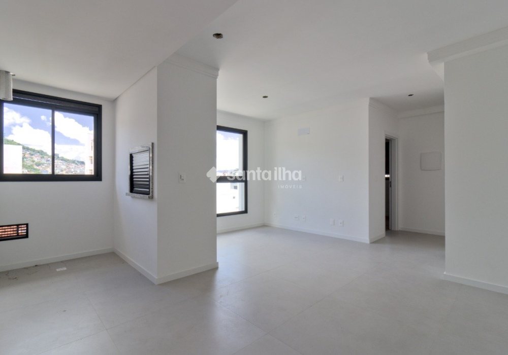 Apartamento à venda com 69m², 2 quartos, 2 suítes, 1 vaga no bairro Centro em Florianópolis - Foto 1