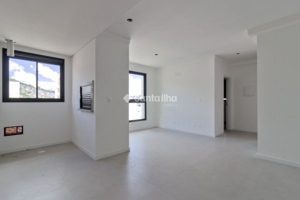 Apartamento à venda com 69m², 2 quartos, 2 suítes, 1 vaga no bairro Centro em Florianópolis