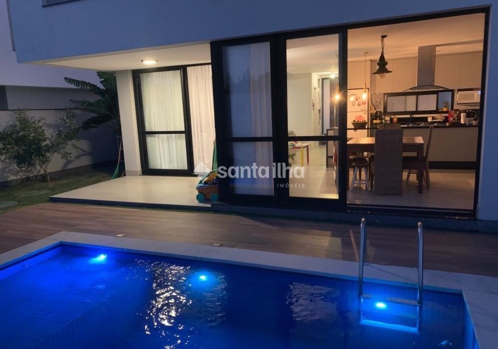 Casa à venda com 194m², 3 quartos, 1 suíte, 2 vagas no bairro Rio Tavares em Florianópolis - Foto 1
