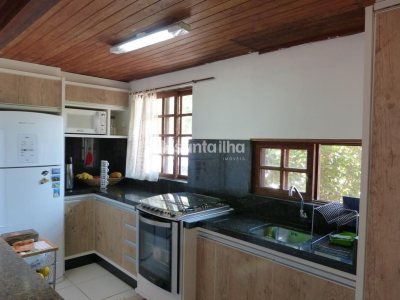 Casa à venda com 160m², 4 quartos, 1 suíte, 3 vagas no bairro Campeche em Florianópolis - Foto 13