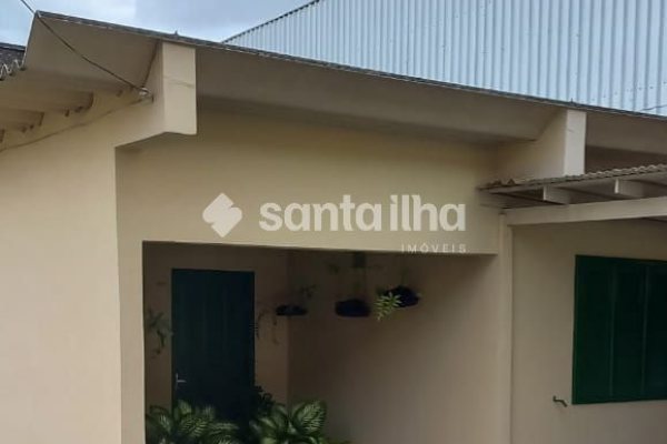Casa à venda com 115m², 4 quartos, 3 vagas no bairro Costeira do Pirajubaé em Florianópolis