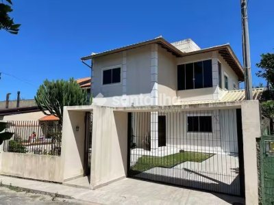 Casa para alugar com 180m², 4 quartos, 2 suítes, 3 vagas no bairro Campeche em Florianópolis - Foto 32
