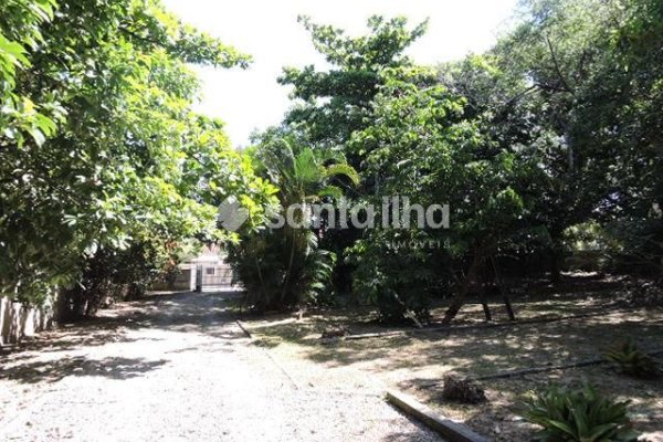 Casa à venda com 346m², 6 quartos, 4 vagas no bairro Campeche em Florianópolis
