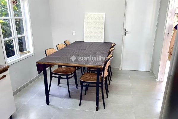 Casa para alugar ou comprar com 120m², 5 quartos, 1 suíte, 4 vagas no bairro Pântano do Sul em Florianópolis