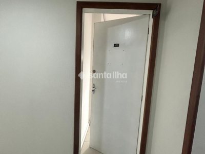 Sala/Conjunto à venda com 32m² no bairro Centro em Florianópolis - Foto 4