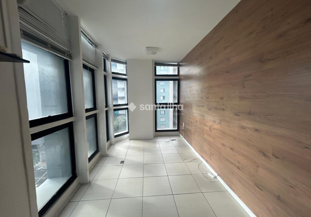 Sala/Conjunto à venda com 32m² no bairro Centro em Florianópolis - Foto 1