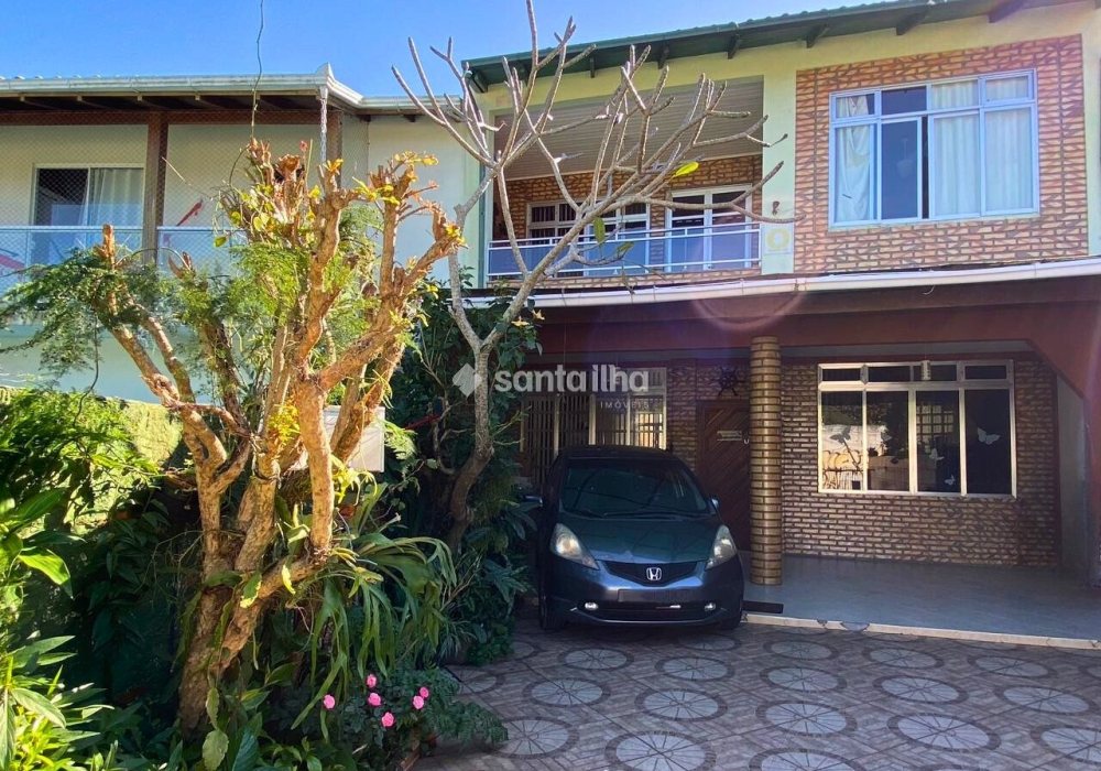 Casa à venda com 180m², 3 quartos, 1 suíte, 2 vagas no bairro Armação em Florianópolis - Foto 1