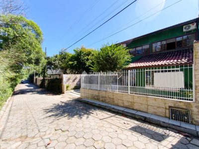 Casa à venda com 230m², 4 quartos, 1 suíte, 2 vagas no bairro Tapera em Florianópolis - Foto 3