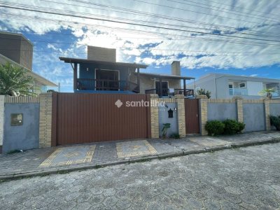 Casa à venda com 305m², 5 quartos, 2 suítes, 4 vagas no bairro Campeche em Florianópolis - Foto 2