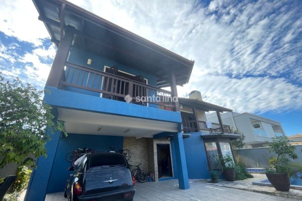 Casa à venda com 305m², 5 quartos, 2 suítes, 4 vagas no bairro Campeche em Florianópolis