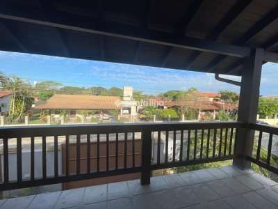 Casa à venda com 305m², 5 quartos, 2 suítes, 4 vagas no bairro Campeche em Florianópolis - Foto 12