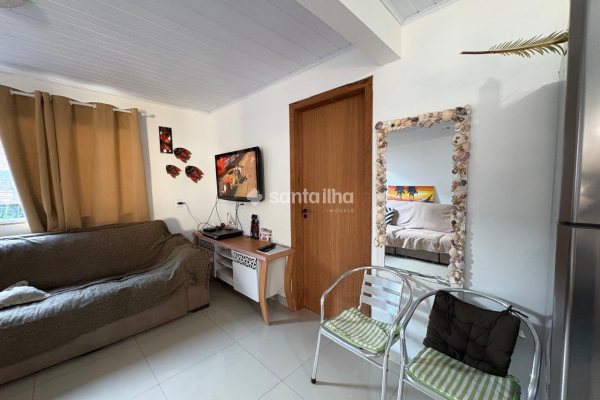Casa à venda com 80m², 3 quartos, 1 vaga no bairro Campeche em Florianópolis