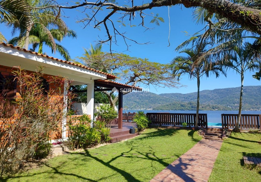 Casa à venda com 202m², 5 quartos, 1 suíte, 3 vagas no bairro Lagoa da Conceição em Florianópolis - Foto 1