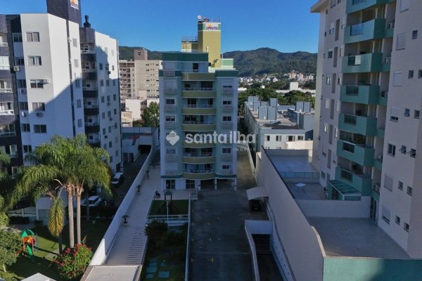 Apartamento à venda com 71m², 2 quartos, 1 suíte, 2 vagas no bairro Itacorubi em Florianópolis