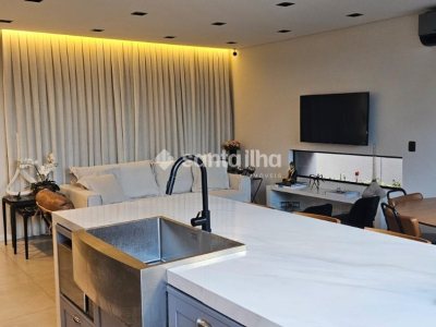 Casa à venda com 144m², 3 quartos, 3 suítes, 2 vagas no bairro Campeche em Florianópolis - Foto 2