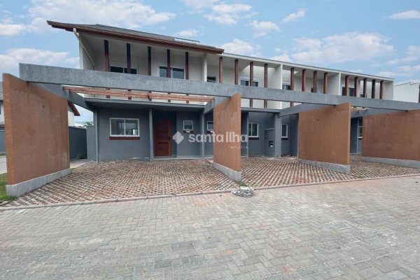 Casa em Condomínio à venda com 96m², 3 quartos, 1 suíte, 1 vaga no bairro Morro das Pedras em Florianópolis