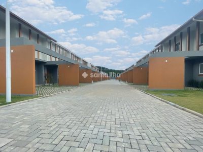 Casa em Condomínio à venda com 96m², 3 quartos, 1 suíte, 1 vaga no bairro Morro das Pedras em Florianópolis - Foto 3