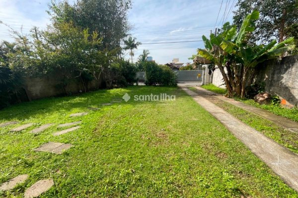 Casa à venda com 100m², 2 quartos, 1 suíte, 2 vagas no bairro Campeche em Florianópolis