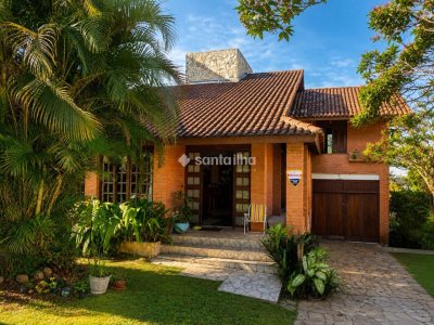 Casa à venda com 178m², 3 quartos, 1 suíte, 2 vagas no bairro Cacupé em Florianópolis - Foto 4