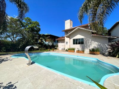 Casa à venda com 220m², 2 quartos, 1 suíte, 1 vaga no bairro Lagoa da Conceição em Florianópolis - Foto 2