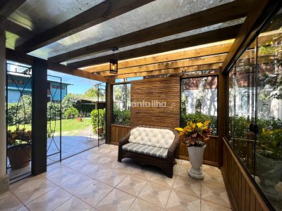 Casa à venda com 220m², 2 quartos, 1 suíte, 1 vaga no bairro Lagoa da Conceição em Florianópolis - Foto 3