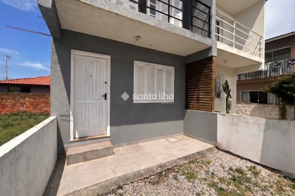Casa para alugar com 61m², 2 quartos, 1 vaga no bairro Campeche em Florianopolis
