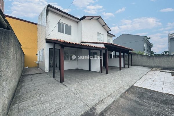 Casa à venda com 115m², 4 quartos, 1 vaga no bairro Campeche Leste em Florianópolis