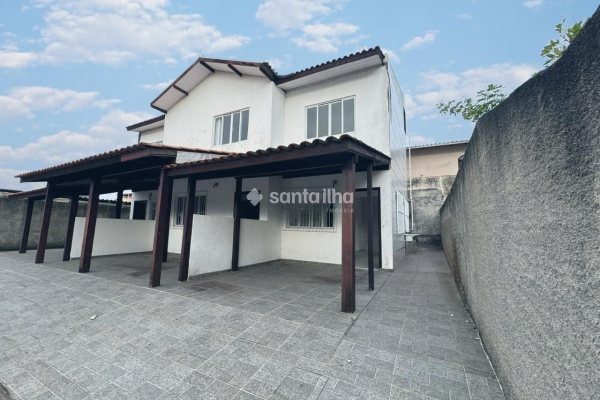 Casa à venda com 115m², 4 quartos, 1 vaga no bairro Campeche Leste em Florianópolis