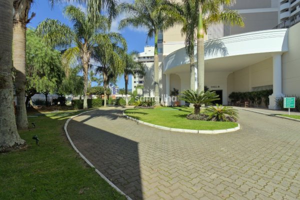 Apartamento à venda com 122m², 4 quartos, 2 suítes, 2 vagas no bairro Itacorubi em Florianópolis