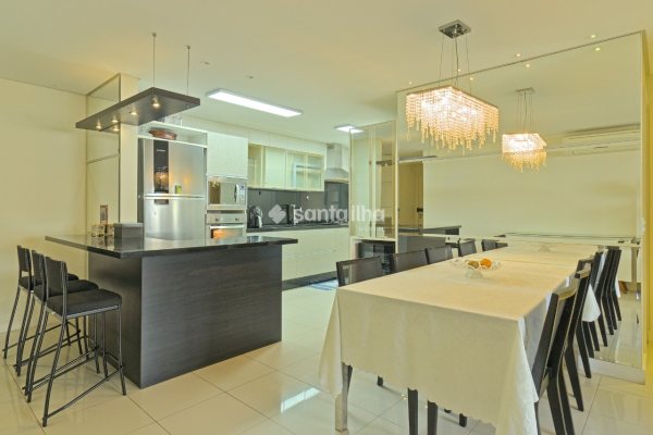 Apartamento à venda com 122m², 4 quartos, 2 suítes, 2 vagas no bairro Itacorubi em Florianópolis