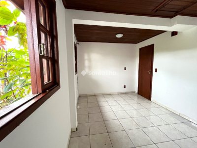 Casa para alugar com 80m², 2 quartos, 1 vaga no bairro Ribeirão da Ilha em Florianópolis - Foto 5