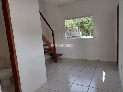 Casa para alugar com 60m², 1 quarto, 1 vaga no bairro Rio Tavares em Florianópolis - Foto 4