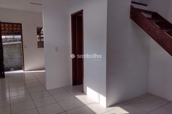 Casa para alugar com 60m², 1 quarto, 1 vaga no bairro Rio Tavares em Florianópolis