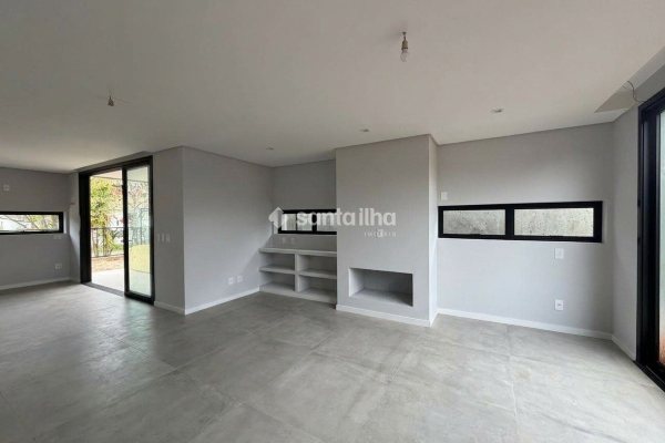 Casa à venda com 148m², 3 quartos, 1 suíte, 2 vagas no bairro Balneário dos Açores em Florianópolis