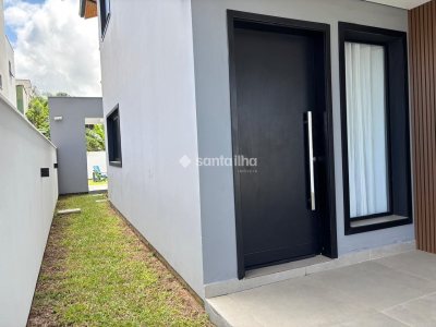Casa à venda com 157m², 3 quartos, 3 suítes, 2 vagas no bairro Campeche em Florianópolis - Foto 3