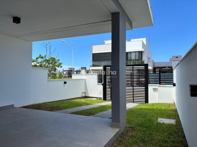 Casa à venda com 157m², 3 quartos, 3 suítes, 2 vagas no bairro Campeche em Florianópolis - Foto 4
