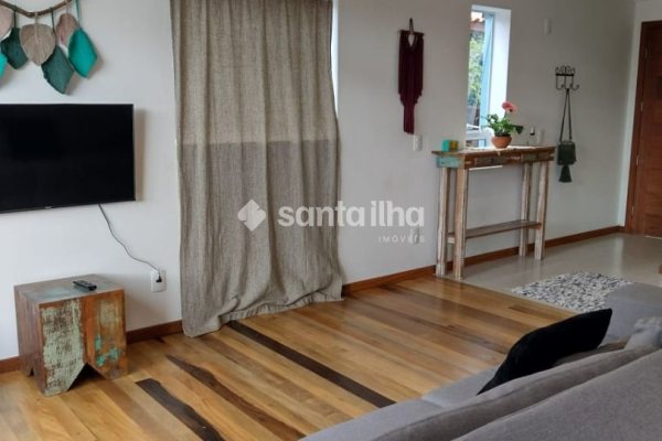 Casa à venda com 186m², 4 quartos, 1 suíte, 3 vagas no bairro Campeche em Florianópolis