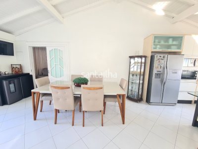 Casa à venda com 121m², 4 quartos, 1 suíte, 2 vagas no bairro Campeche em Florianópolis - Foto 4